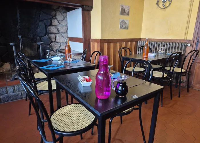 Logis Hotel Restaurant L\'Oustal