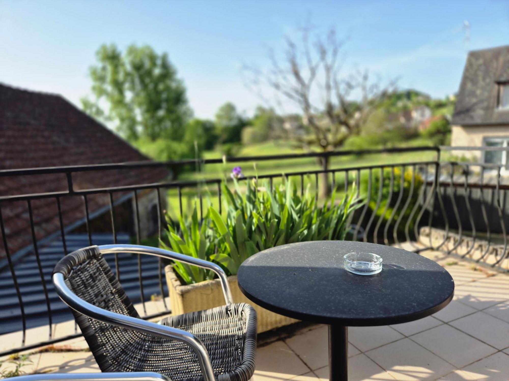 Logis Restaurant L'oustal Hotel